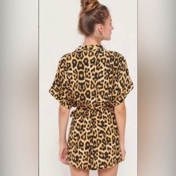 Urban Outfitters-Zoe sis tie xsmall wrap romper yellow leopard NWT - Picture 2 of 9